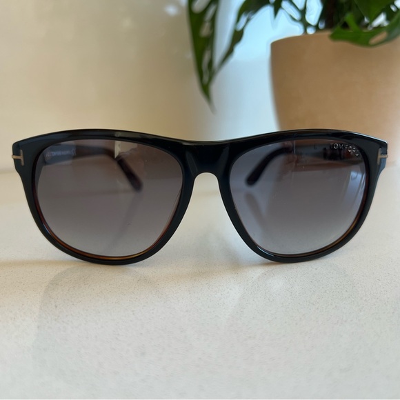 Tom Ford TF236 Olivier Sunglasses Dark Havana Tortoise Brown Gradient 58mm